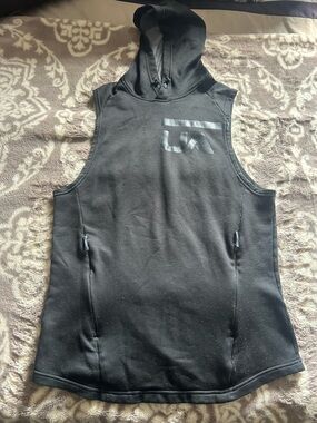 Under Armour Black Sleeveless Athletic Hoodie